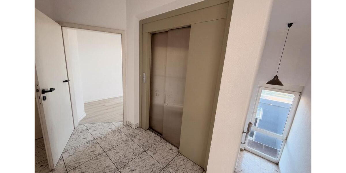 Etagenwohnung Mühlacker - 5 Zimmer, 140 m&sup2;, 1.500&euro; | Angebot:27568125