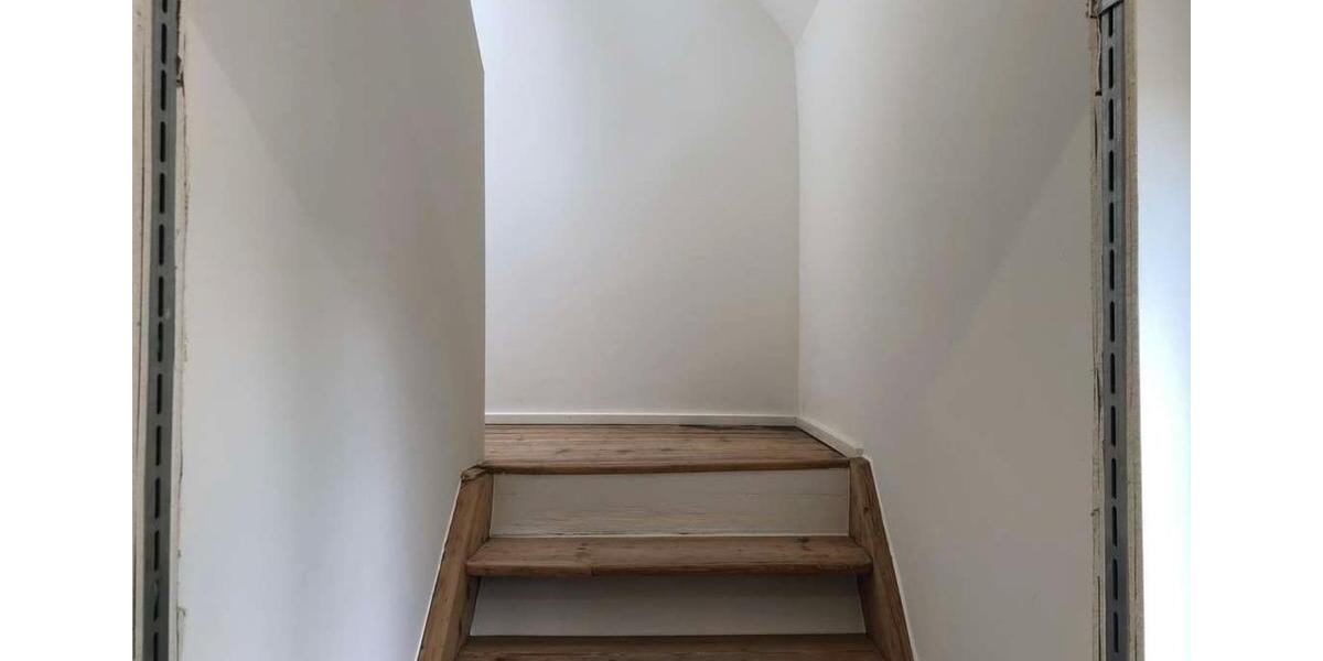 Dachgeschoßwohnung Ludwigsburg Hoheneck - 2.5 Zimmer, 65 m&sup2;, 1.150&euro; | Angebot:27590316