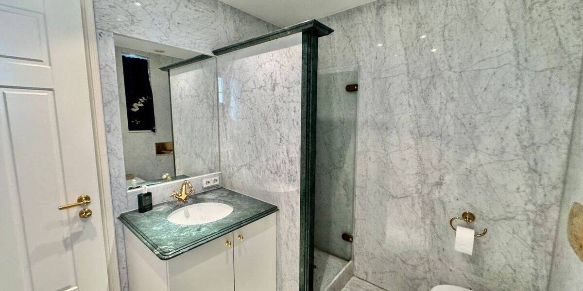 Etagenwohnung Stuttgart Mitte - 5 Zimmer, 130 m&sup2;, 2.700&euro; | Angebot:25704679