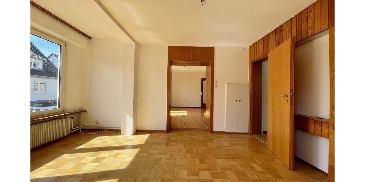 Doppelhaushälfte Renningen - 7 Zimmer, 155 m&sup2;, 2.200&euro; | Angebot:25898274