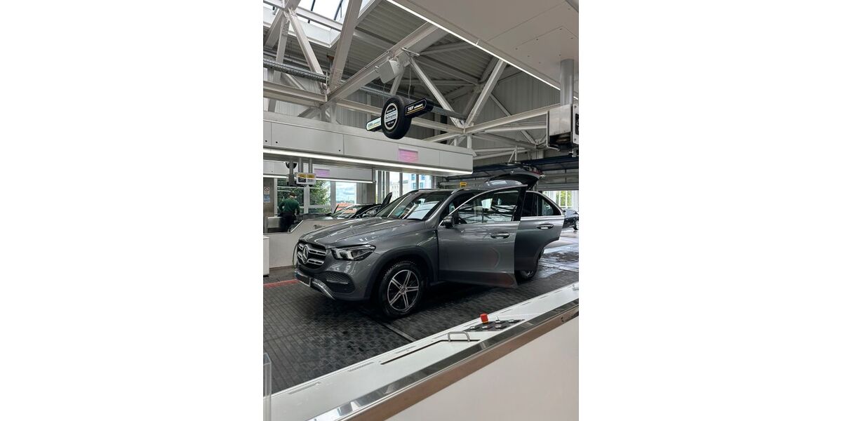 Mercedes-Benz GLE 300 56.899 km 49.950 &euro; Mundelsheim 74395