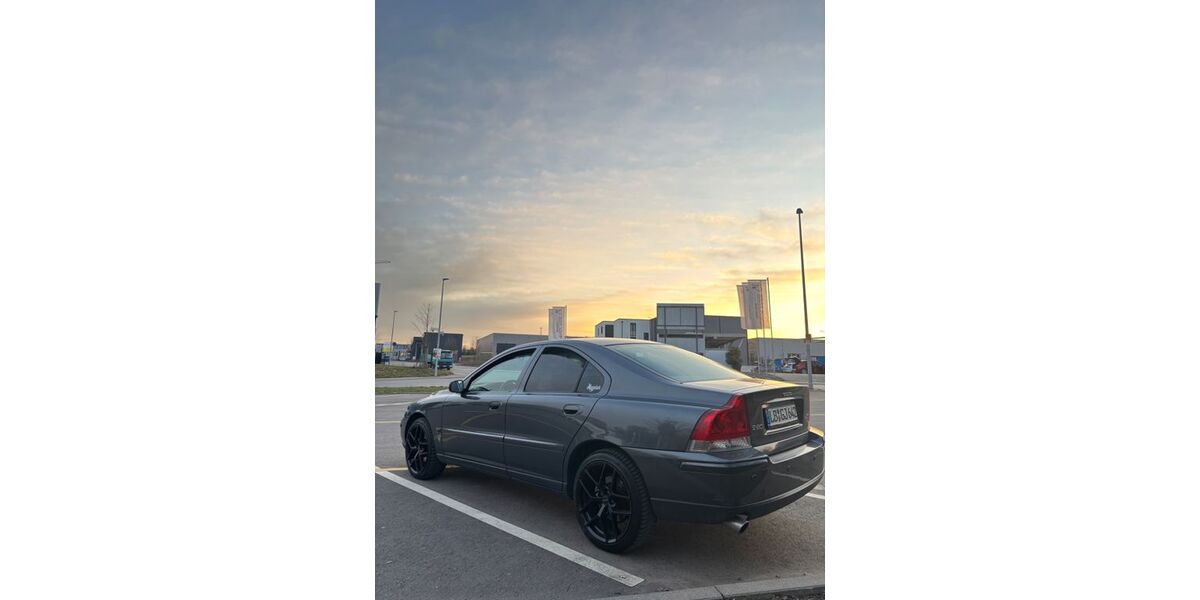 Volvo S60 129.300 km 10.799 &euro; Ludwigsburg 71642