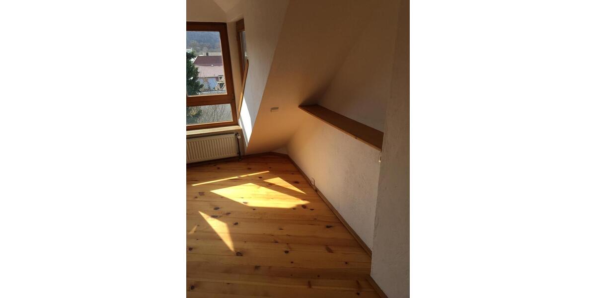 Dachgeschoßwohnung Esslingen am Neckar Oberesslingen - 2 Zimmer, 60 m&sup2;, 1.000&euro; | Angebot:25317287