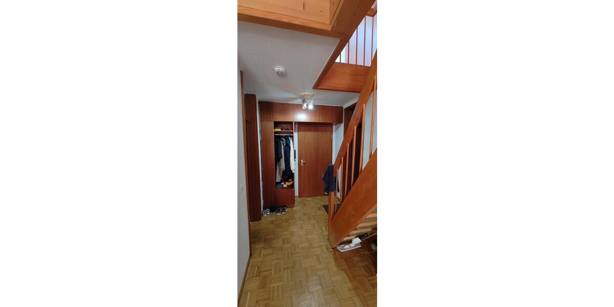 Dachgeschoßwohnung Stuttgart Feuerbach - 2.5 Zimmer, 75 m&sup2;, 1.010&euro; | Angebot:26237150