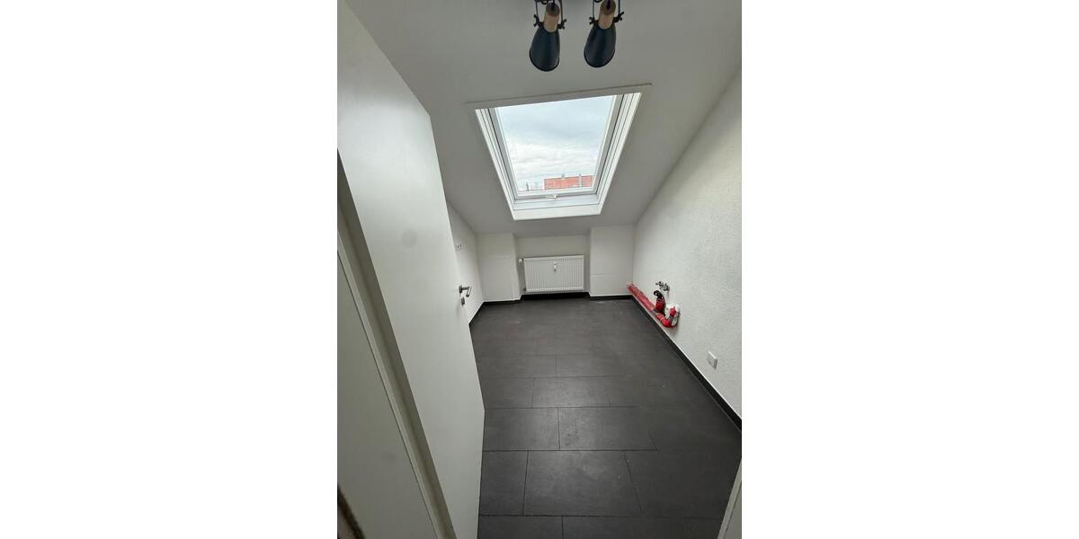 Dachgeschoßwohnung Schorndorf - 4 Zimmer, 98 m&sup2;, 1.700&euro; | Angebot:24748979