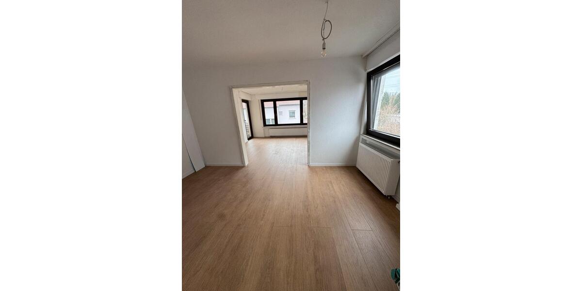 Etagenwohnung Mühlacker - 3.5 Zimmer, 76 m&sup2;, 1.300&euro; | Angebot:25381274