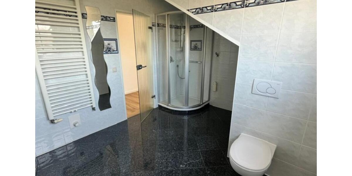 Dachgeschoßwohnung Friolzheim - 2.5 Zimmer, 86 m&sup2;, 1.100&euro; | Angebot:25794082