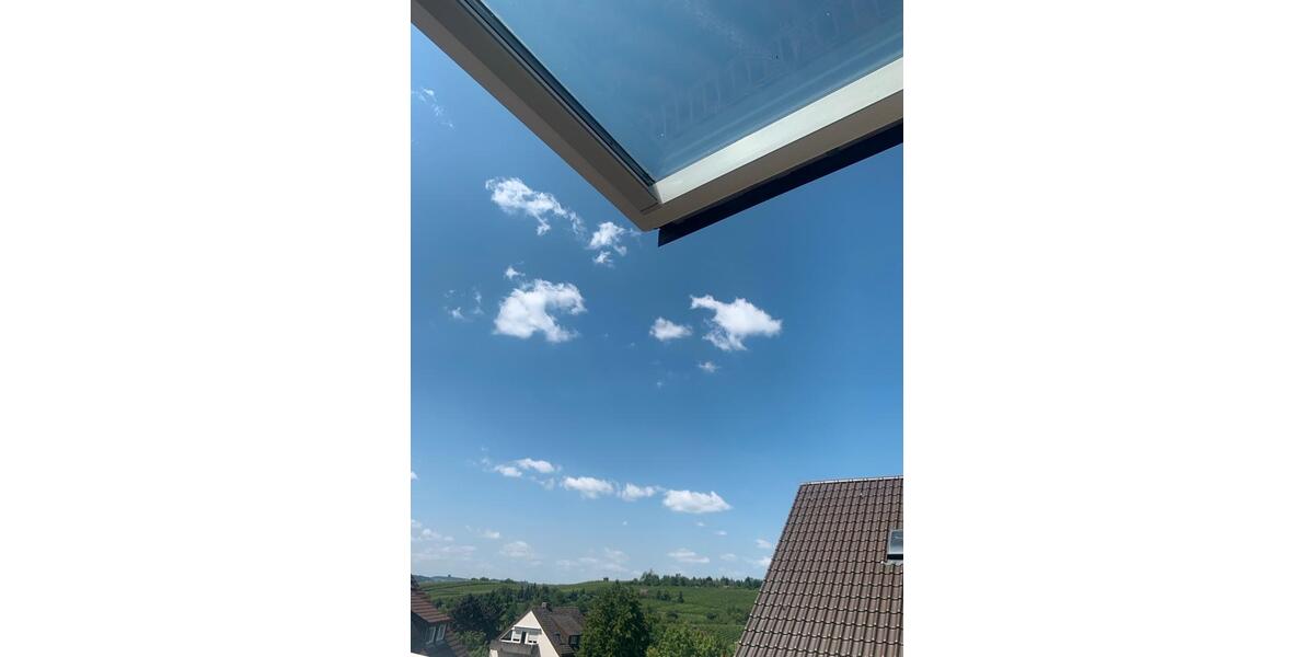 Dachgeschoßwohnung Stuttgart Luginsland - 2.5 Zimmer, 60 m&sup2;, 780&euro; | Angebot:25985354