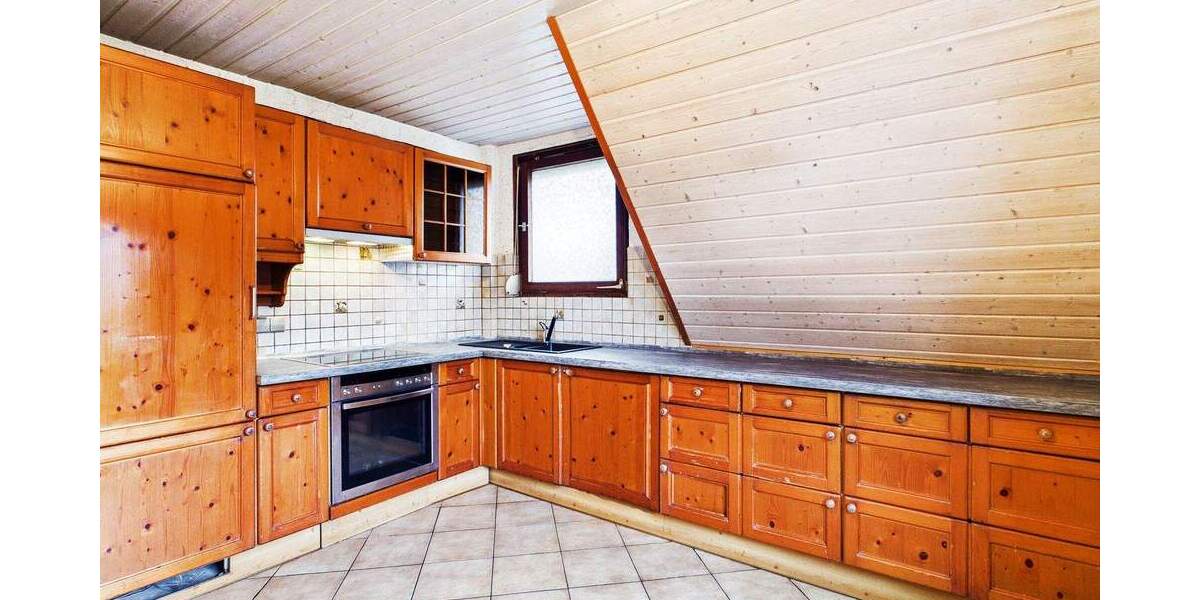 Mehrfamilienhaus, Wohnhaus Ludwigsburg Neckarweihingen - 6 Zimmer, 180 m&sup2;, 698.000&euro; | Angebot:25772242