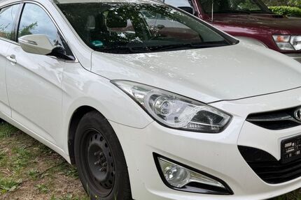 Hyundai i40 109.500 km 4.300 &euro; Ludwigsburg 71638