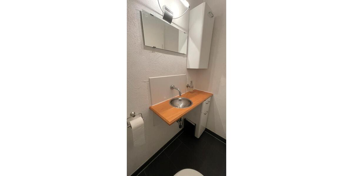 Dachgeschoßwohnung Wolfschlugen - 2 Zimmer, 65 m&sup2;, 1.100&euro; | Angebot:25170897