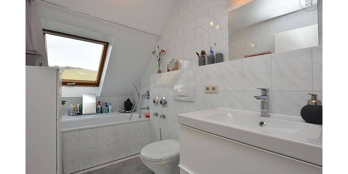 Etagenwohnung Stuttgart Untertürkheim - 2 Zimmer, 70 m&sup2;, 1.390&euro; | Angebot:26627287