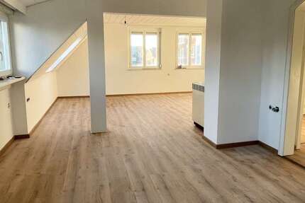 Wohnung Stuttgart Vaihingen - 3 Zimmer, 85 m&sup2;, 1.100&euro; | Angebot:27557425
