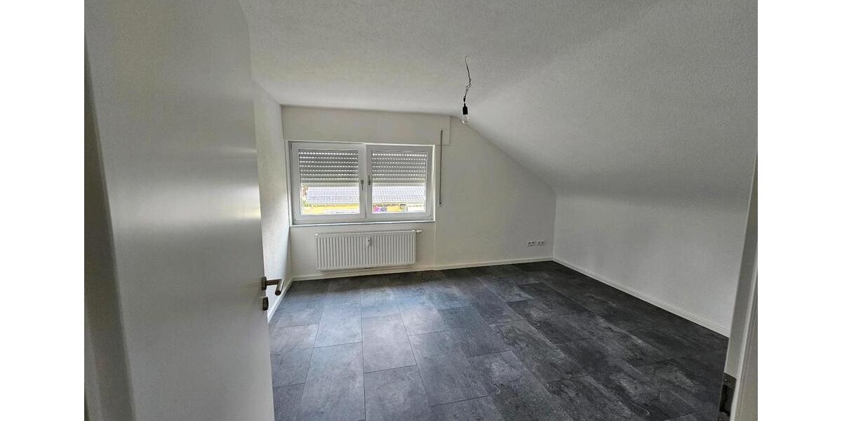 Dachgeschoßwohnung Stuttgart Vaihingen - 2.5 Zimmer, 56 m&sup2;, 960&euro; | Angebot:26048793