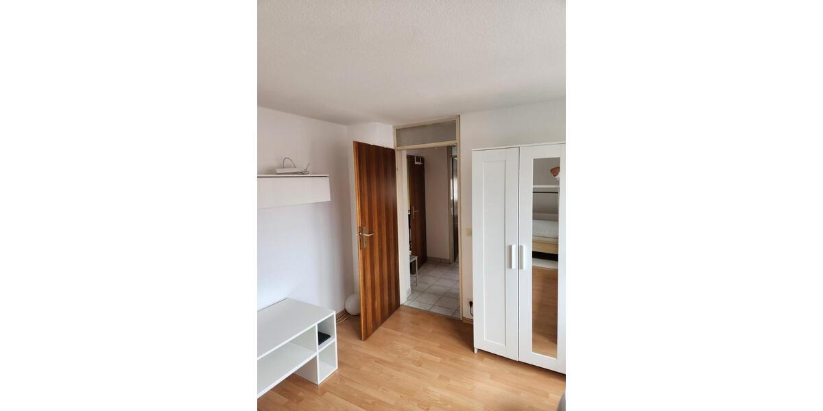 Dachgeschoßwohnung Stuttgart Neuwirtshaus - 1.5 Zimmer, 38 m&sup2;, 745&euro; | Angebot:25355160