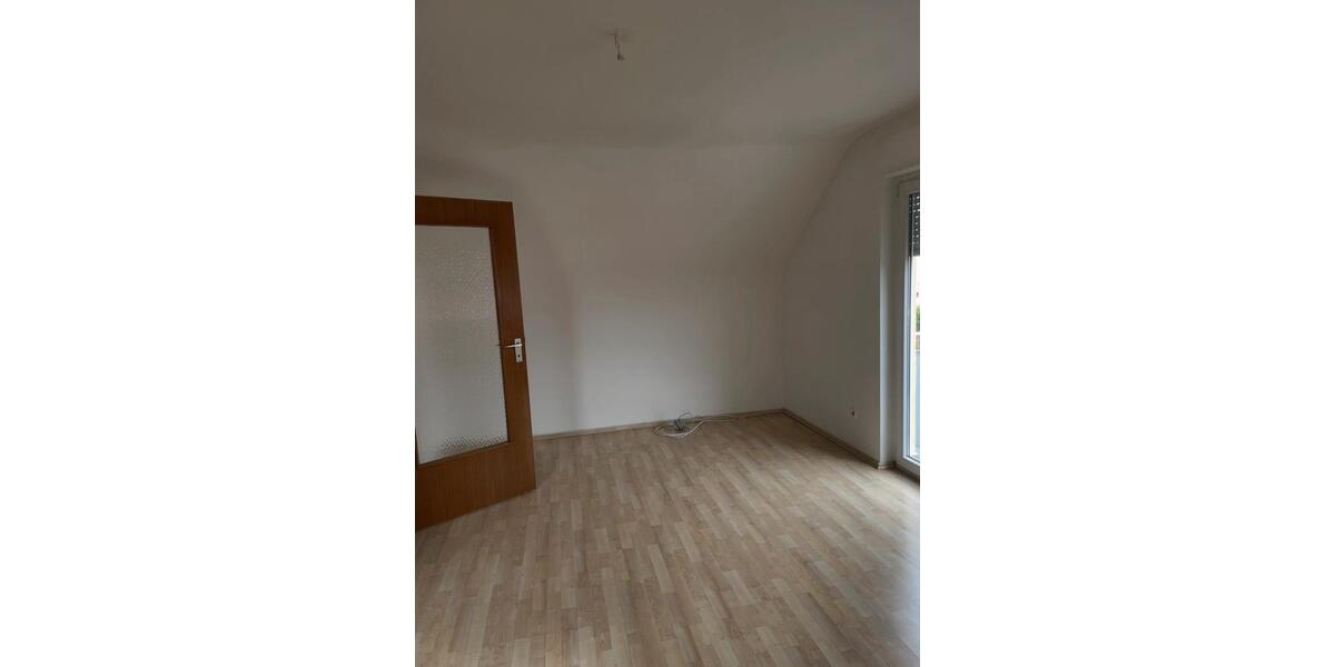 Dachgeschoßwohnung Filderstadt - 3 Zimmer, 62 m&sup2;, 720&euro; | Angebot:27589579