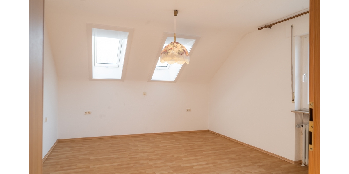 DG mit Sonnenbalkon & eigener PV – Haus komplett erneuert - Etagenwohnung Schorndorf | Angebot:27427264