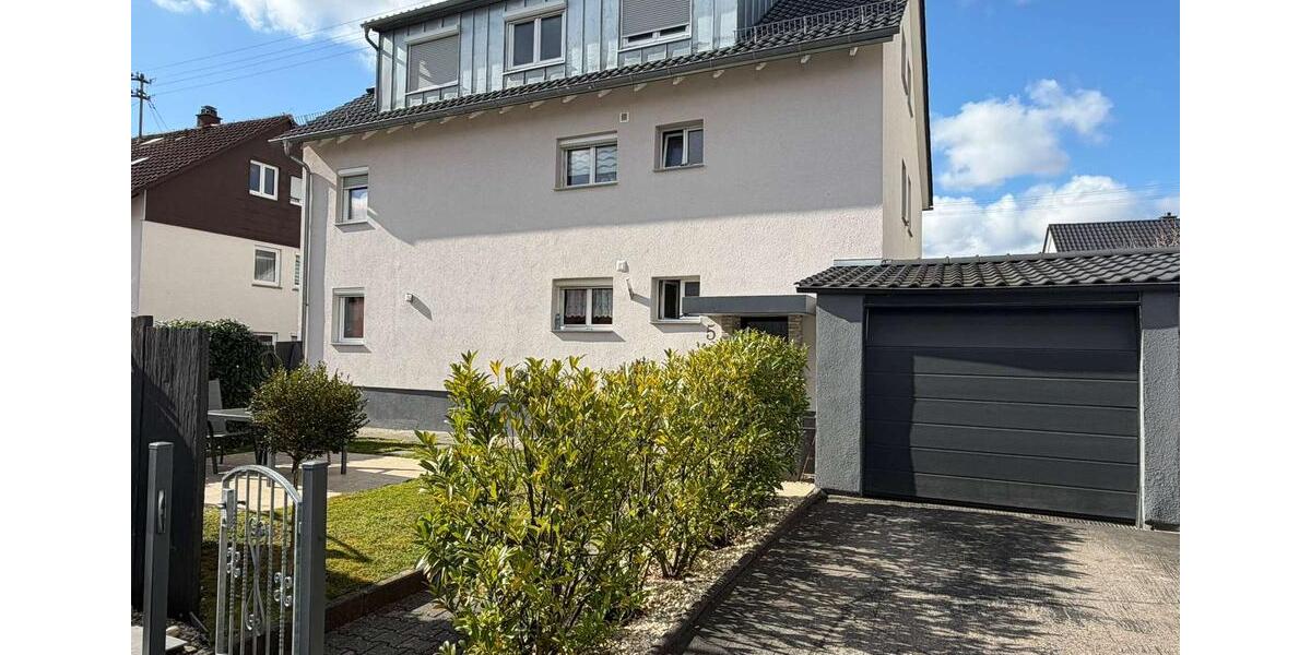 Dachgeschoßwohnung Winnenden - 4 Zimmer, 70 m&sup2;, 950&euro; | Angebot:25648717