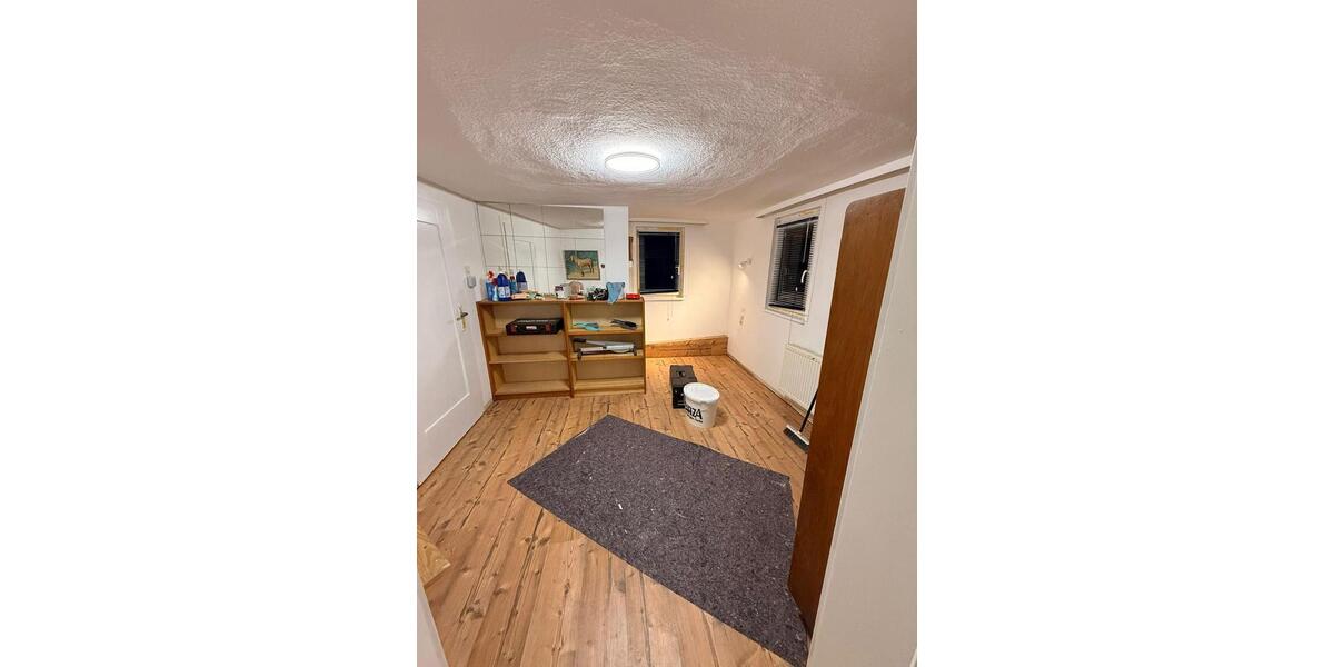 Etagenwohnung Stuttgart Feuerbach - 4 Zimmer, 45 m&sup2;, 450&euro; | Angebot:25102706