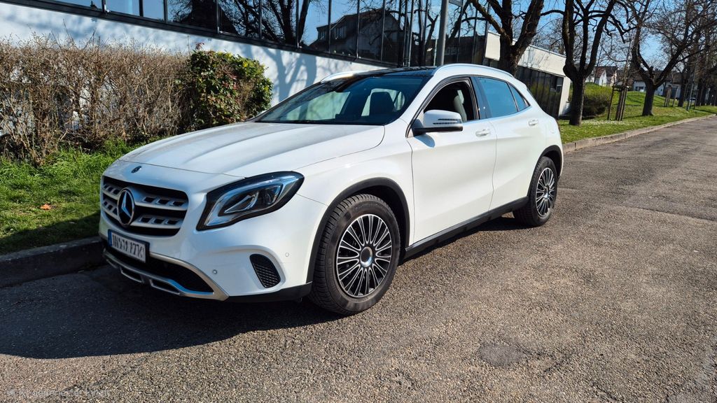 Mercedes-Benz GLA 200 98.000 km 18.400 &euro; Asperg 71679