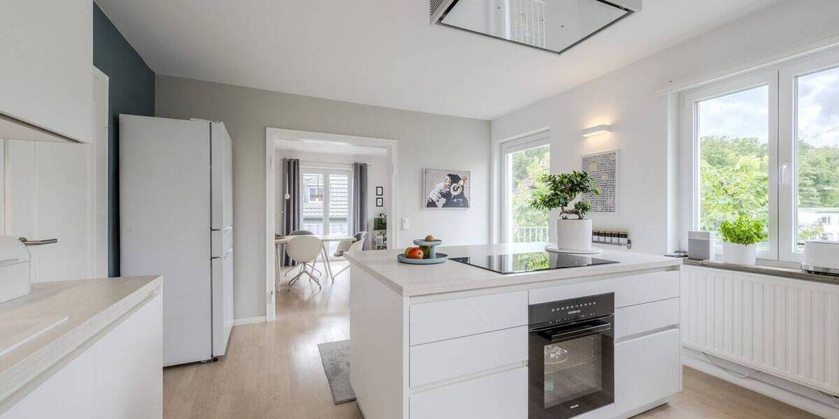 Mehrfamilienhaus, Wohnhaus Stuttgart / Botnang Botnang - 8 Zimmer, 243 m&sup2;, 1.590.000&euro; | Angebot:26930186