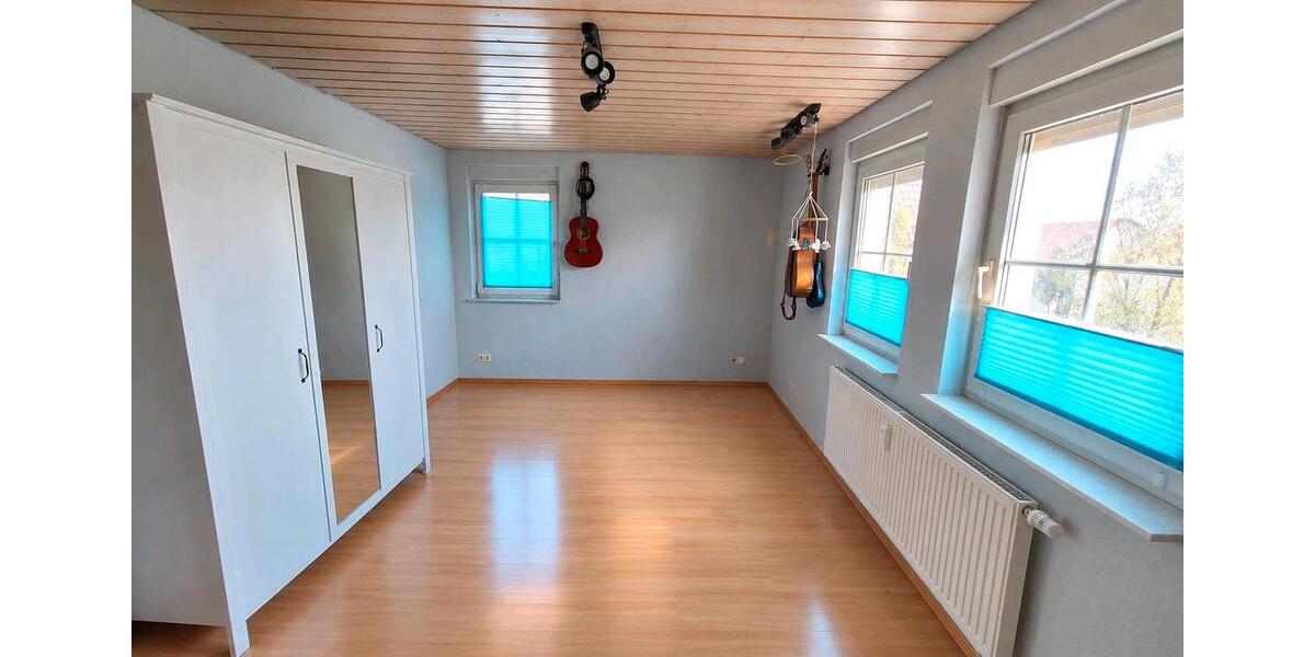 Etagenwohnung Rutesheim - 3.5 Zimmer, 112 m&sup2;, 1.500&euro; | Angebot:27543129