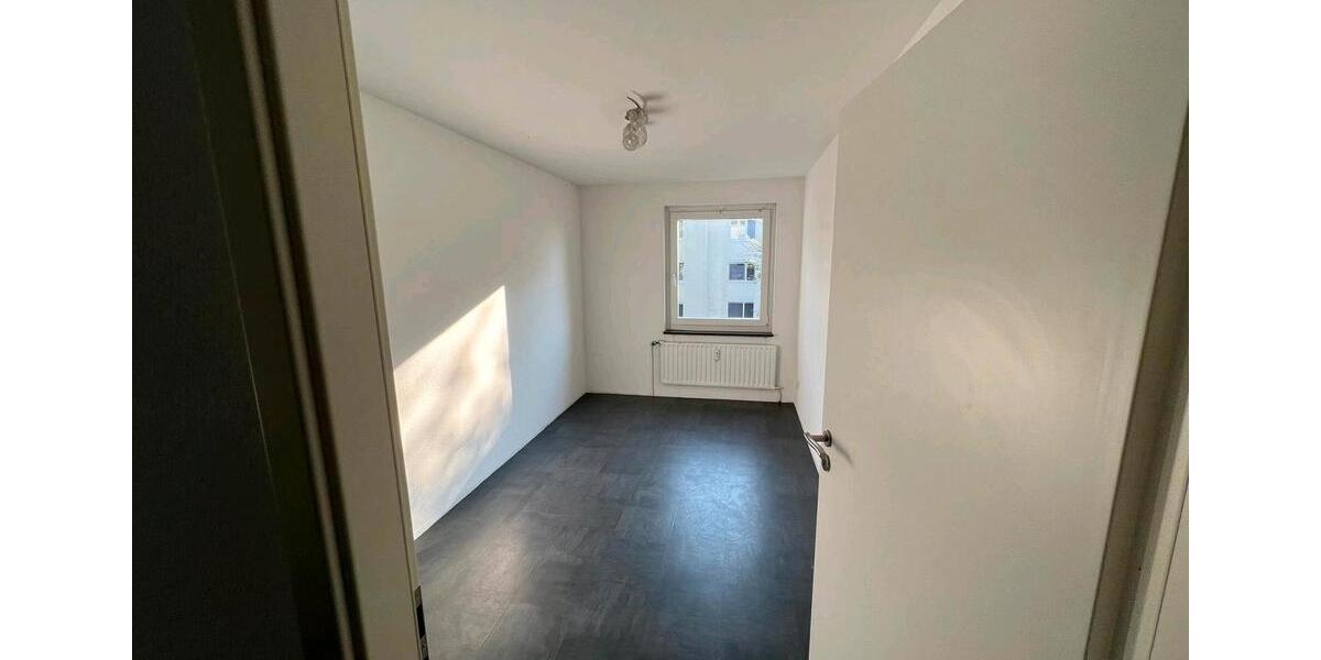 Etagenwohnung Stuttgart Mühlhausen - 4 Zimmer, 88 m&sup2;, 1.250&euro; | Angebot:27568089