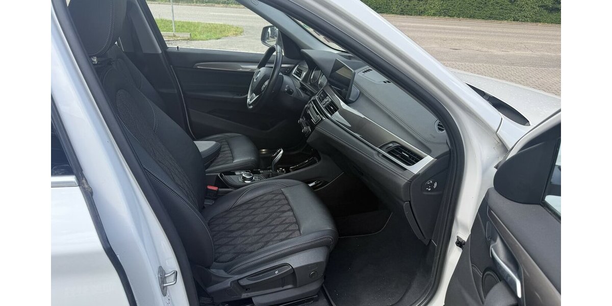 BMW X1 xDrive 20i xLine*Teilleder,LED,Navi,1.Hand* 113.000 km 19.650 &euro; Schorndorf 73614