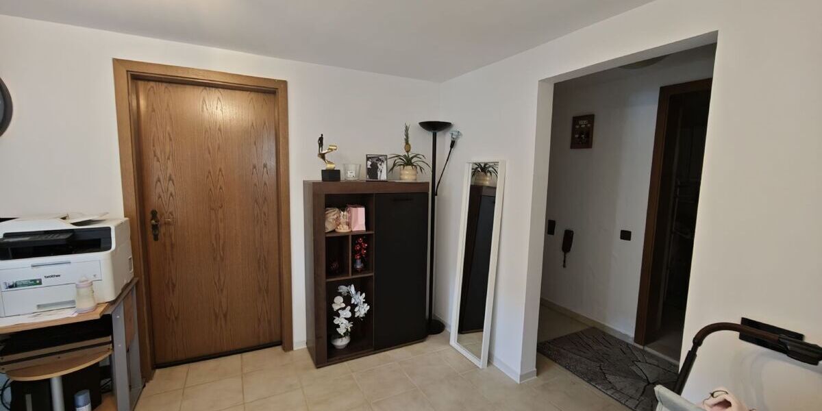 Starke Kapitalanlage - 5-Familienhaus mit Ausbaupotential - Mehrfamilienhaus, Wohnhaus Tiefenbronn | Angebot:24568753