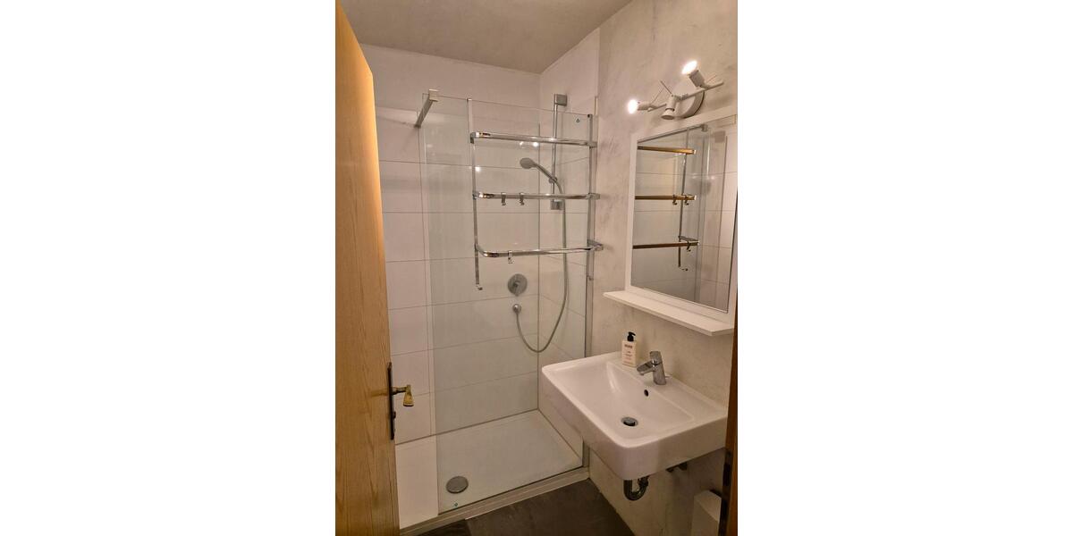 Etagenwohnung Stuttgart Feuerbach - 5 Zimmer, 65 m&sup2;, 500&euro; | Angebot:25953908