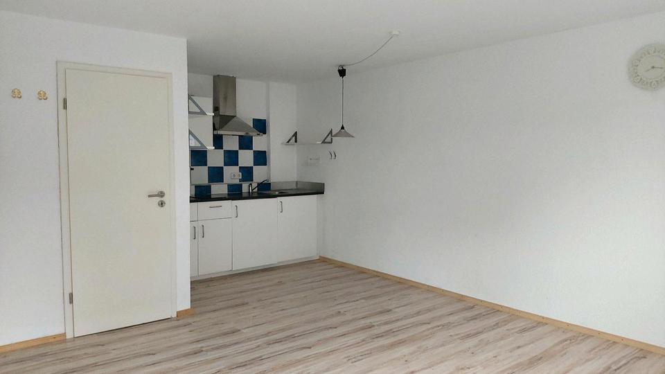 Hochparterre Sachsenheim - 1 Zimmer, 27 m&sup2;, 500&euro; | Angebot:26381410