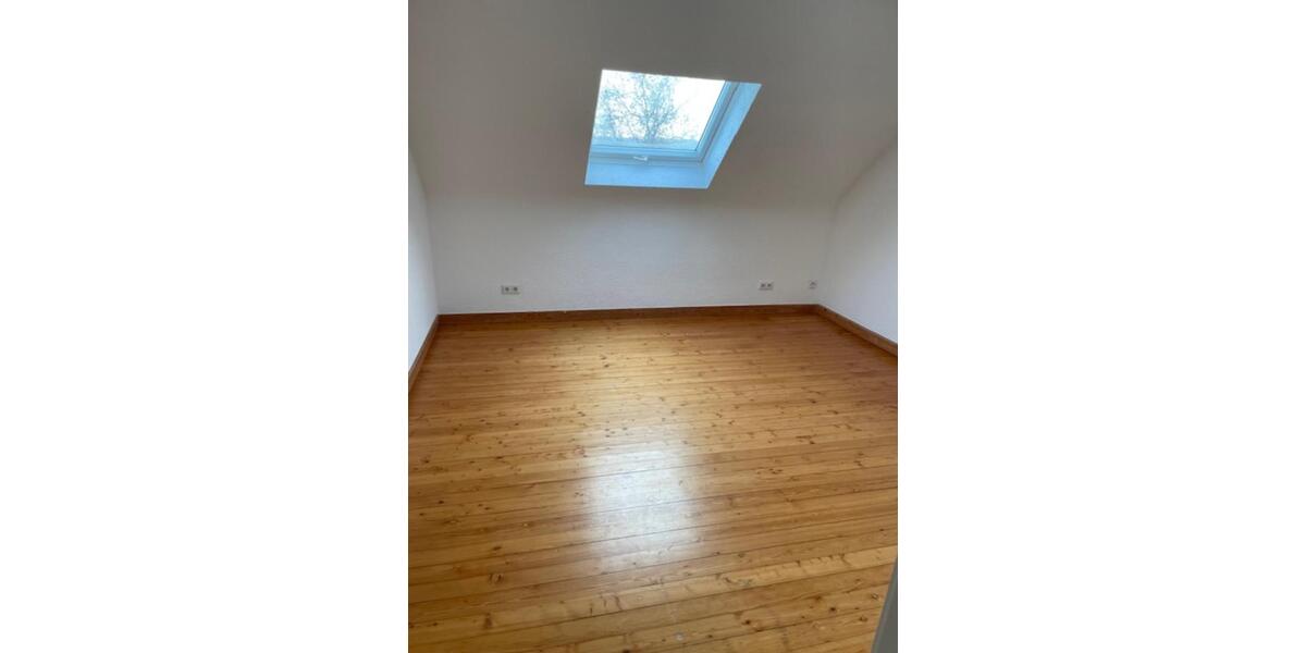 Dachgeschoßwohnung Stuttgart Zuffenhausen - 1 Zimmer, 45 m&sup2;, 900&euro; | Angebot:24224524