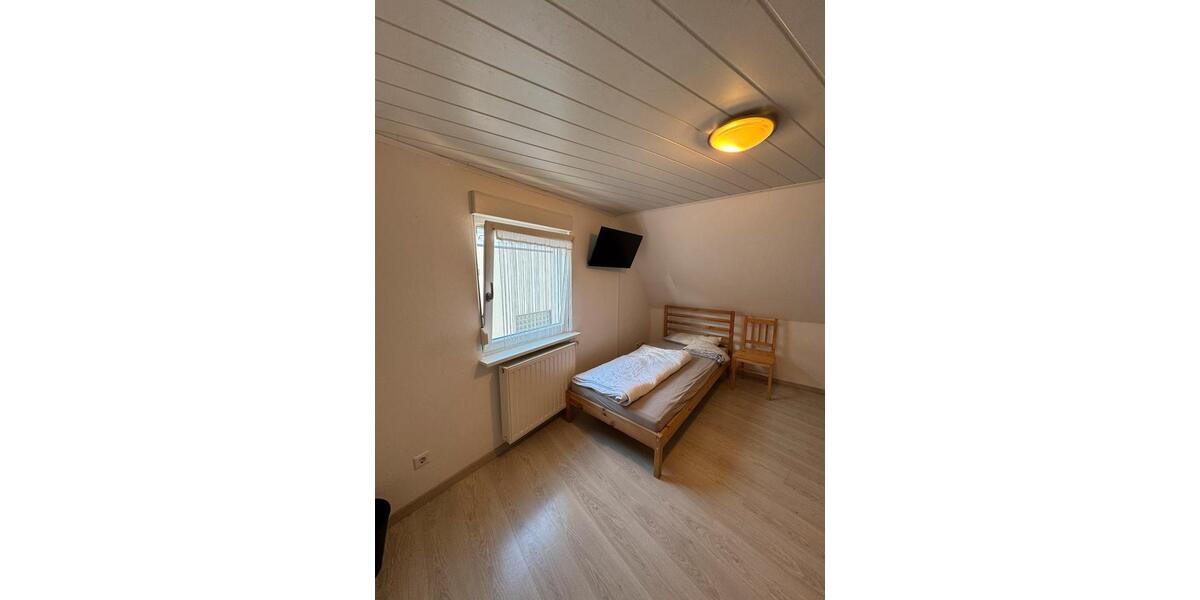 Etagenwohnung Stuttgart Stuttgart-Nord - 6 Zimmer, 12 m&sup2;, 600&euro; | Angebot:26040735