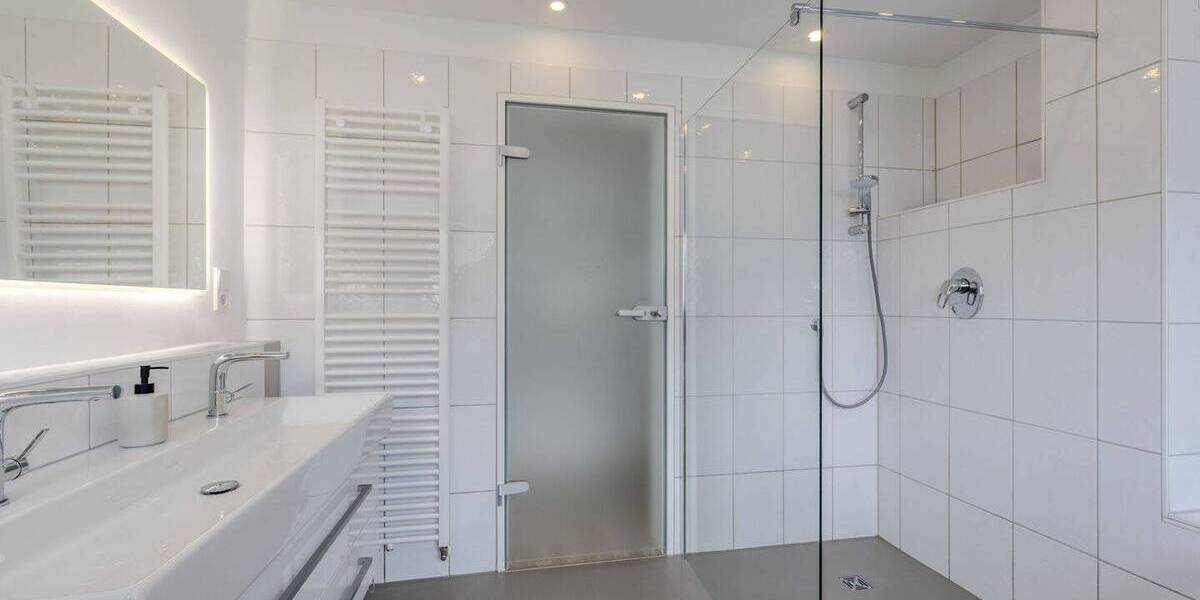 Mehrfamilienhaus, Wohnhaus Stuttgart / Botnang Botnang - 8 Zimmer, 243 m&sup2;, 1.590.000&euro; | Angebot:26930186
