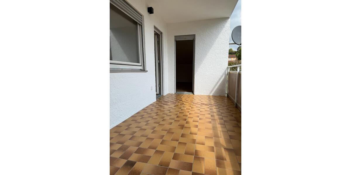 Etagenwohnung Kirchheim am Neckar - 4 Zimmer, 102 m&sup2;, 1.100&euro; | Angebot:27550072