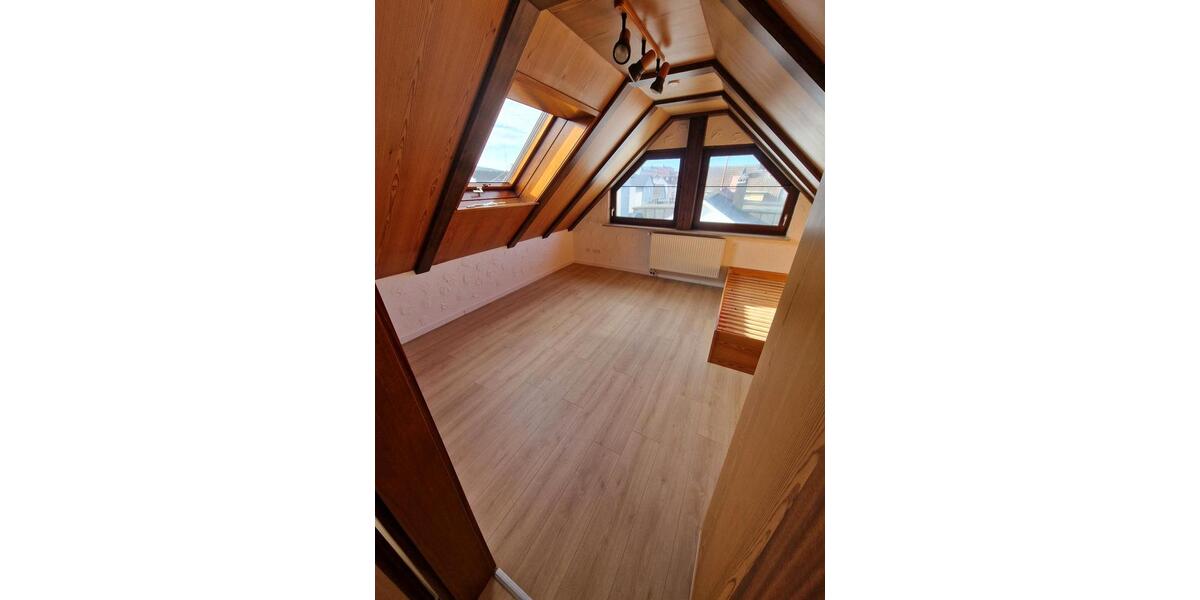 Maisonettenwohnung Fellbach - 4.5 Zimmer, 111 m&sup2;, 1.999&euro; | Angebot:25839376