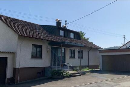 Haus Allmersbach im Tal - 8 Zimmer, 198 m&sup2;, 650.000&euro; | Angebot:26985874