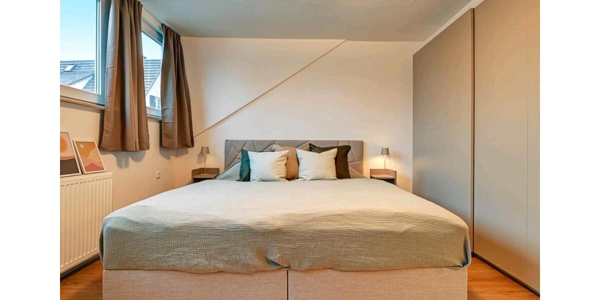 Dachgeschoßwohnung Stuttgart Luginsland - 3 Zimmer, 72 m&sup2;, 1.270&euro; | Angebot:27549806