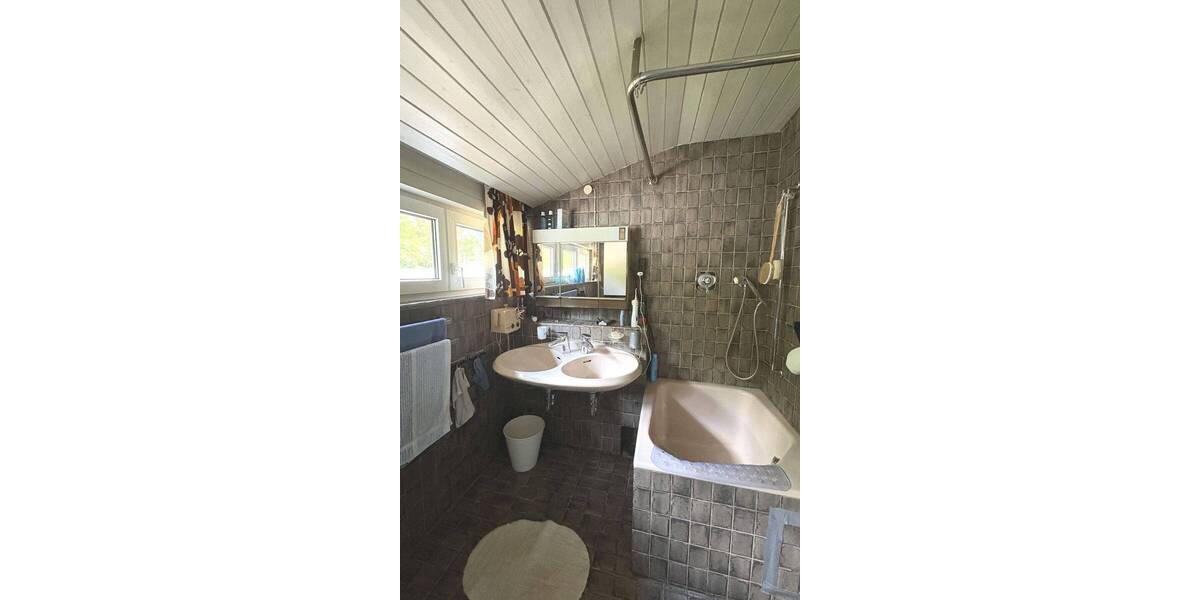 Einfamilienhaus Stuttgart Vaihingen - 7 Zimmer, 240 m&sup2;, 1.250.000&euro; | Angebot:25671954