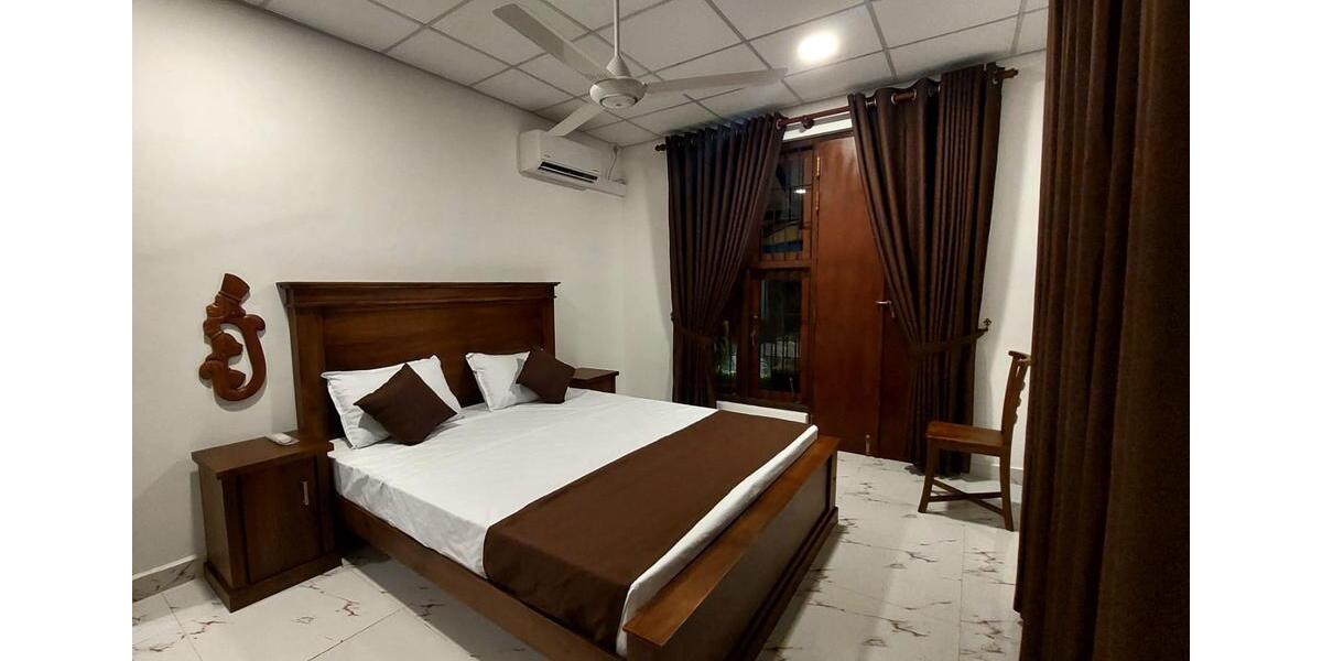 Erdgeschoßwohnung Leonberg - 3 Zimmer, 110 m&sup2;, 35&euro; | Angebot:25919112