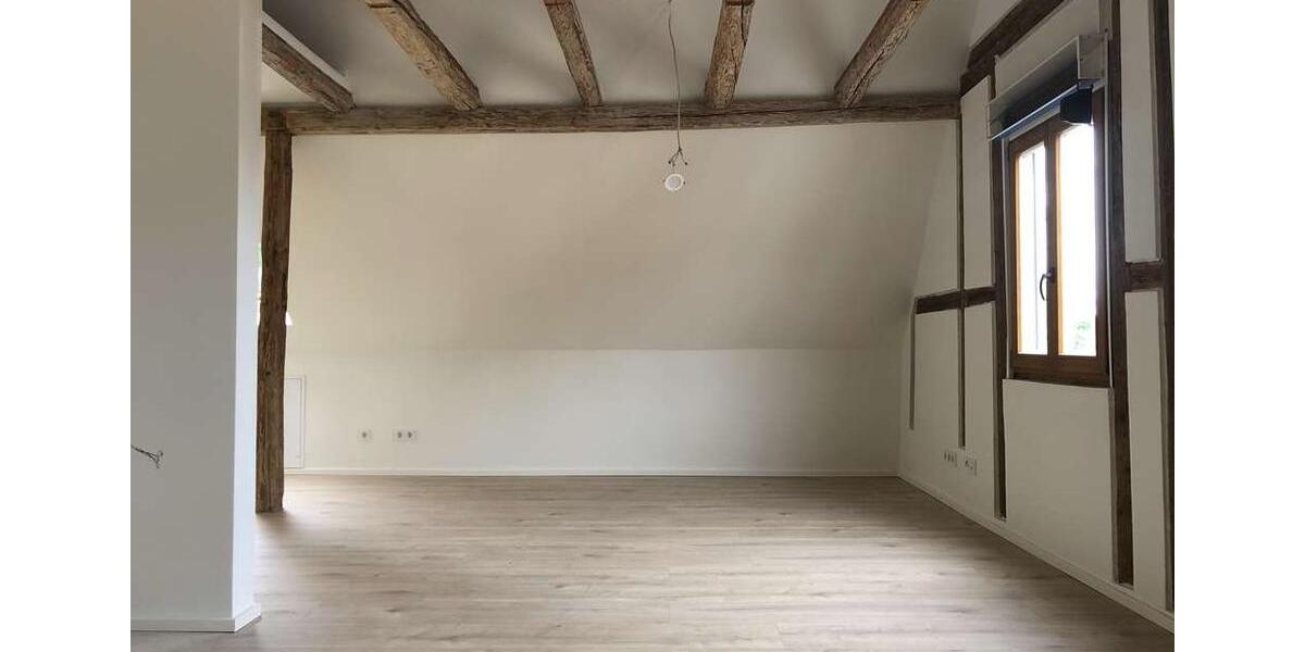 Dachgeschoßwohnung Ludwigsburg Hoheneck - 2.5 Zimmer, 65 m&sup2;, 1.150&euro; | Angebot:27590316