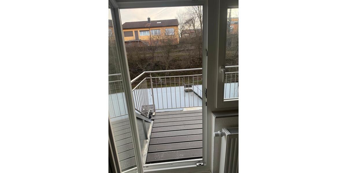 Dachgeschoßwohnung Schwaikheim - 3 Zimmer, 80 m&sup2;, 1.300&euro; | Angebot:26039754