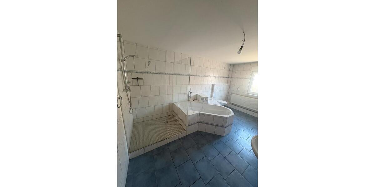 Etagenwohnung Neuhausen auf den Fildern - 4.5 Zimmer, 125 m&sup2;, 1.600&euro; | Angebot:26429234