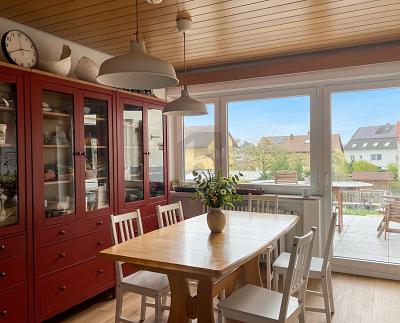 EIN ZUHAUSE MIT MÖGLICHKEITEN - Zweifamilienhaus Sindelfingen | Angebot:27473543