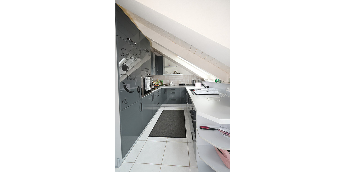 Lichtdurchflutete DG-Wohnung mit Galerie - Loft - Studio - Atelier Stuttgart Plieningen | Angebot:25432892