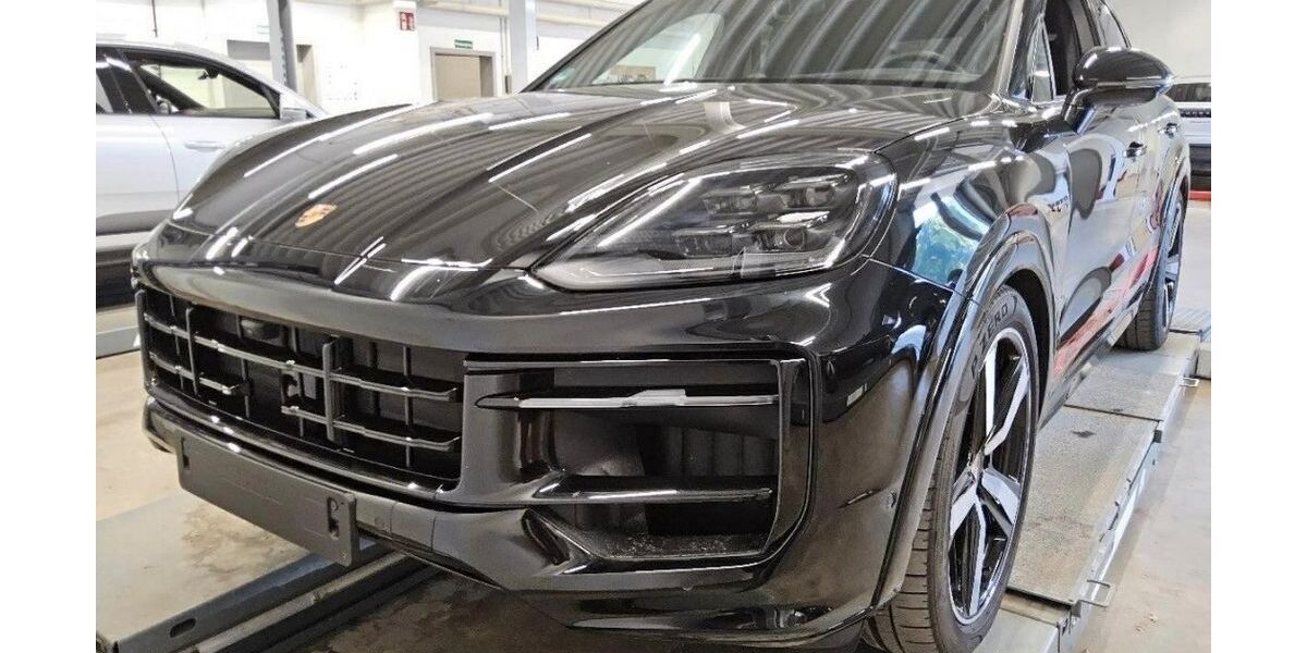 Porsche Cayenne 12.900 km 113.999 &euro; Stuttgart 70499