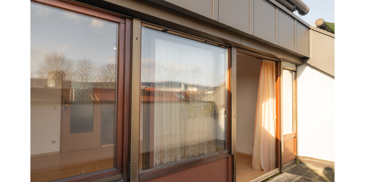 Sonnige Dachgeschoss-Oase mit PV-Anlage und Balkon - Etagenwohnung Schorndorf | Angebot:26548615