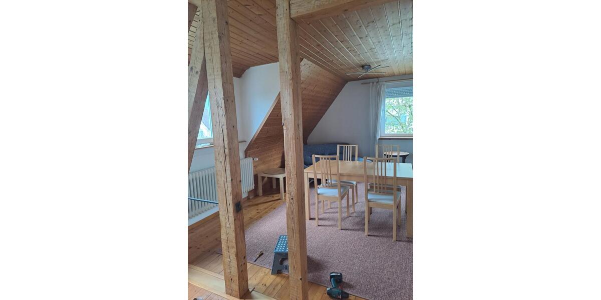 Dachgeschoßwohnung Leonberg - 2.5 Zimmer, 65 m&sup2;, 650&euro; | Angebot:23735559