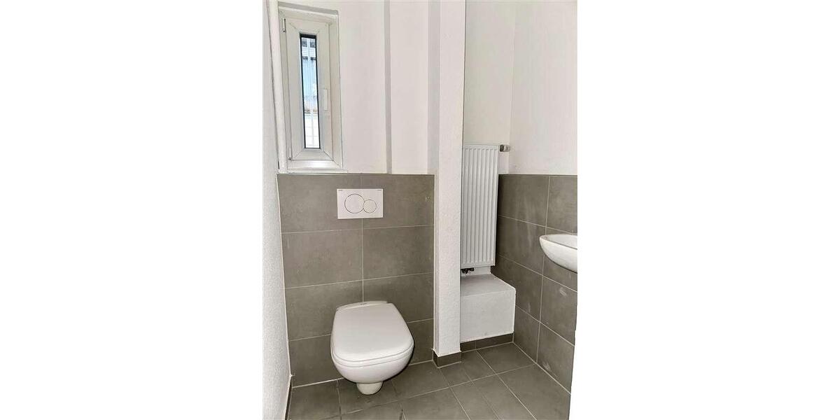 Erdgeschoßwohnung Ludwigsburg - 4 Zimmer, 105 m&sup2;, 1.600&euro; | Angebot:25589029
