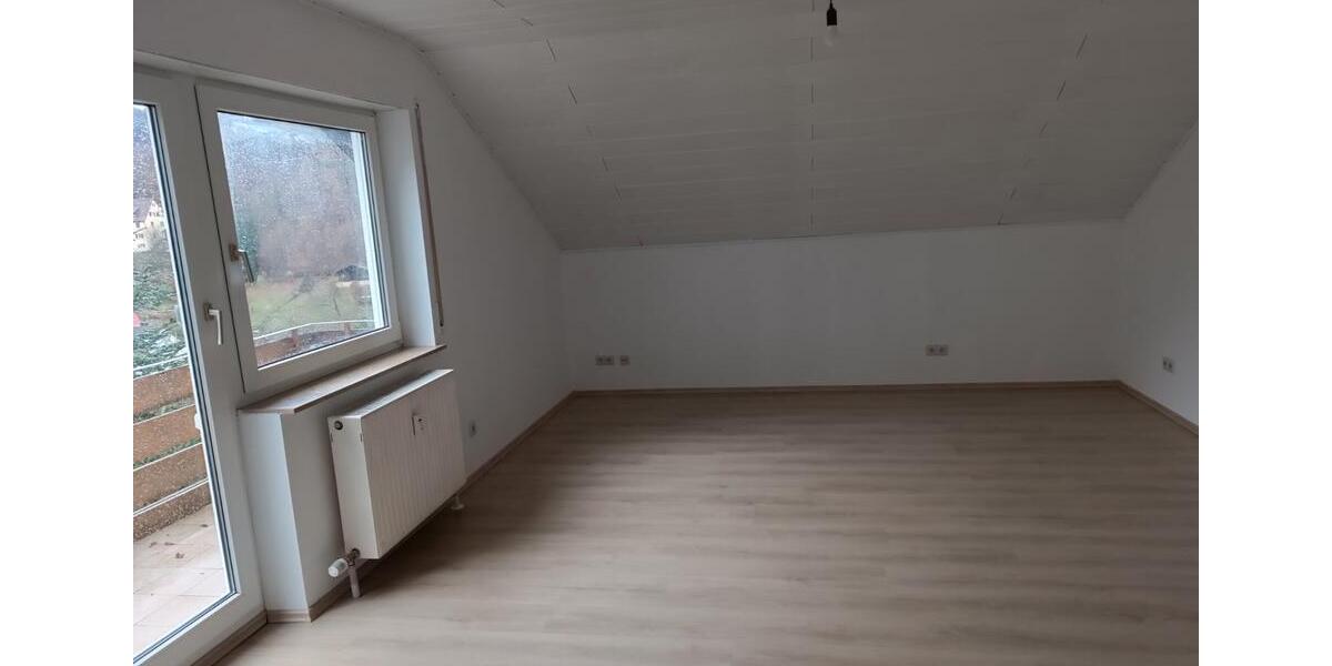 Dachgeschoßwohnung Spiegelberg - 4 Zimmer, 83 m&sup2;, 770&euro; | Angebot:27539446